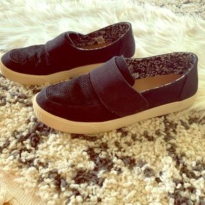 Tom’s Black Sneakers- Wide Width!